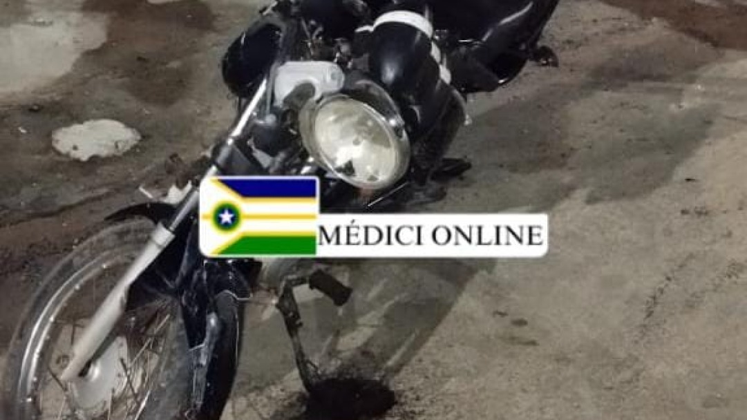 Acidente entre carro e moto deixa ferido em Presidente Médici