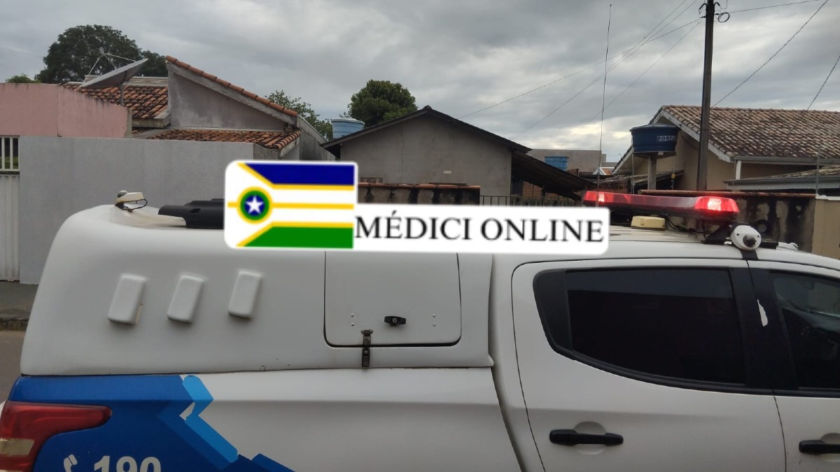 Filho agride mãe e ameaça policiais com cutelo em Presidente Médici