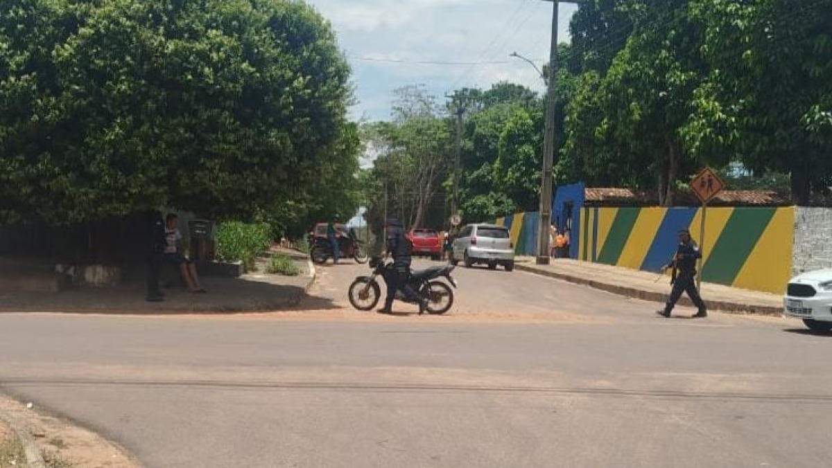 Jovem é flagrado realizando manobras perigosas próximo a escolas em Presidente Médici
