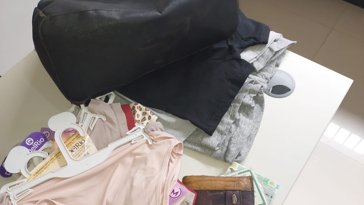 Polícia Militar prende casal suspeito de furtar roupas íntimas e outros produtos em loja de Presidente Médici