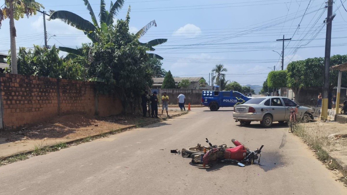 Motociclista fica ferido em acidente envolvendo três veículos em Presidente Médici