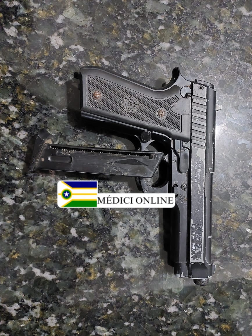 Homem é detido com simulacro de pistola em abordagem policial na noite desta sexta-feira 13