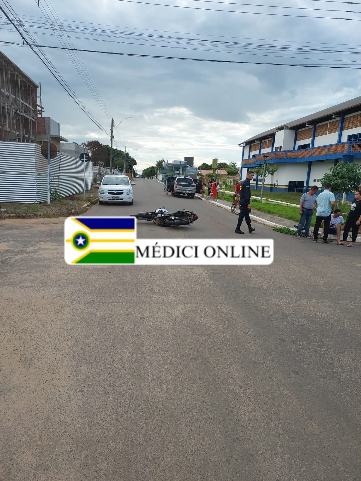 Acidente no cruzamento da Rua Independência com Dom Bosco deixa motociclista ferido