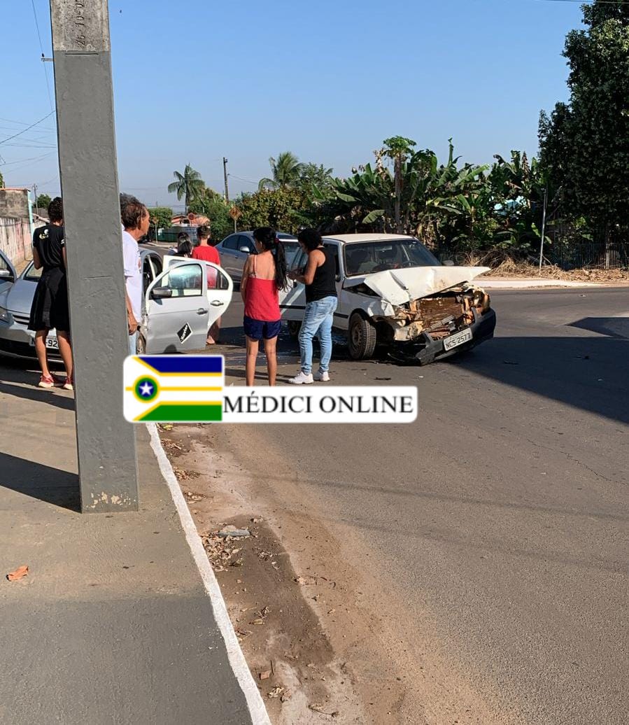 Acidente de Trânsito no Cruzamento da Macapá com Otávio Rodrigues de Matos