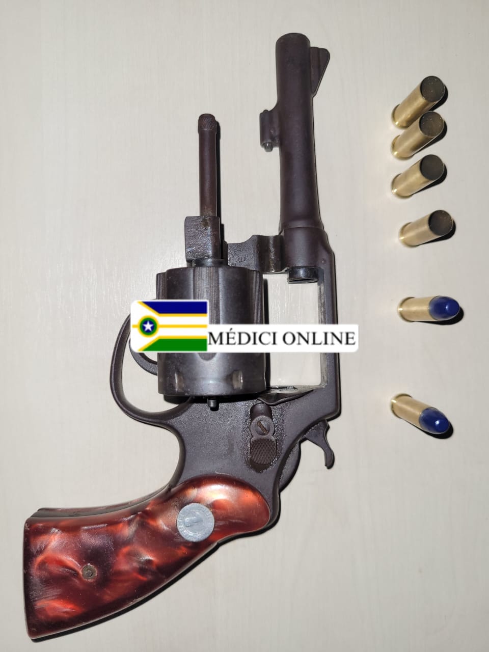 Polícia Militar Prende Homem Armado Próximo a Bar em Presidente Médici