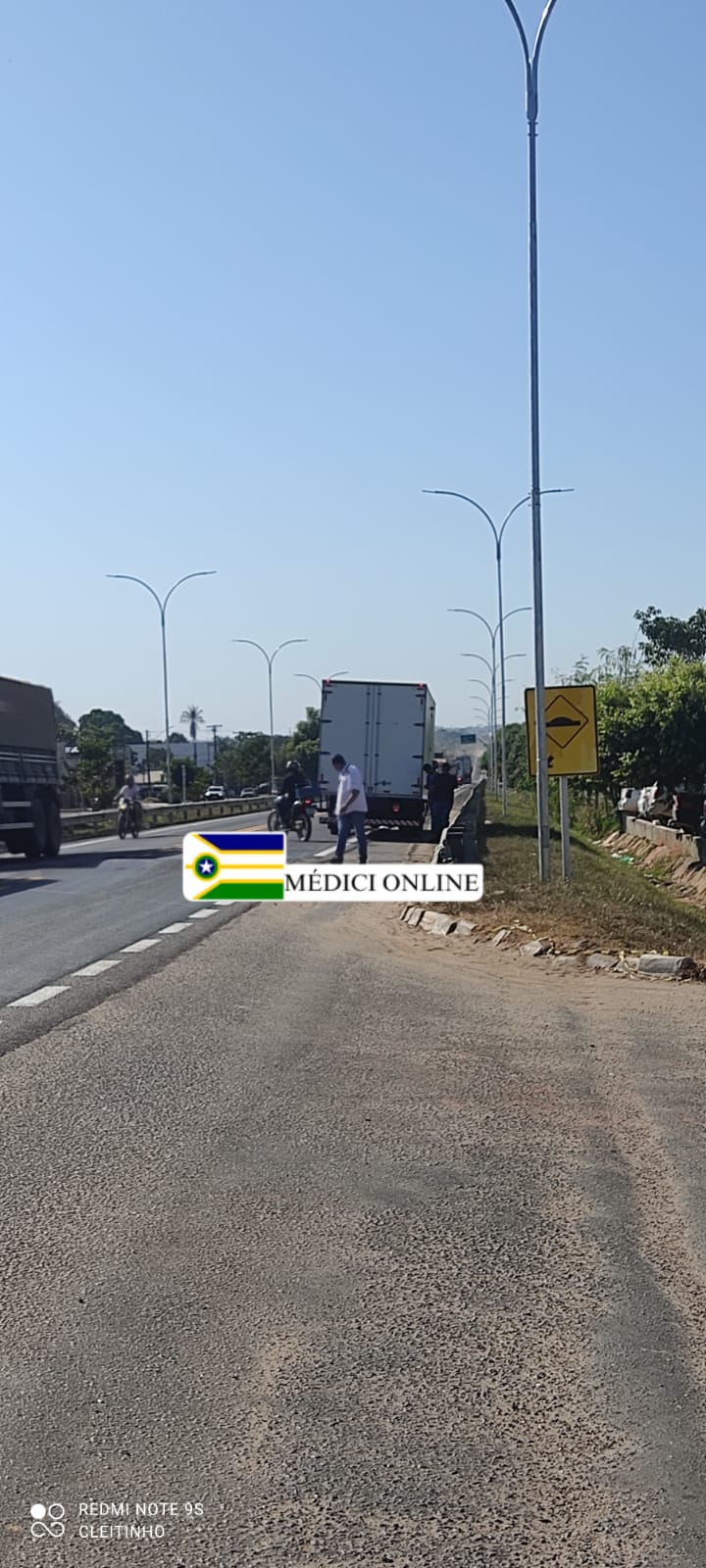 Acidente na BR-364 em Presidente Médici Envolve Ford Transit e Caminhão Baú