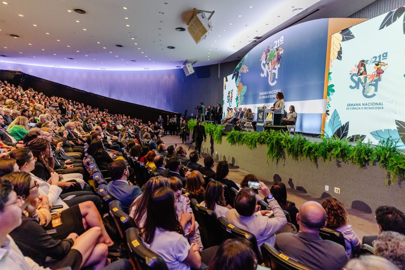 Coordenador de Projeto Feiras e Mostras de Cursos do Campus de Presidente Médici Participa de Evento Em Brasília